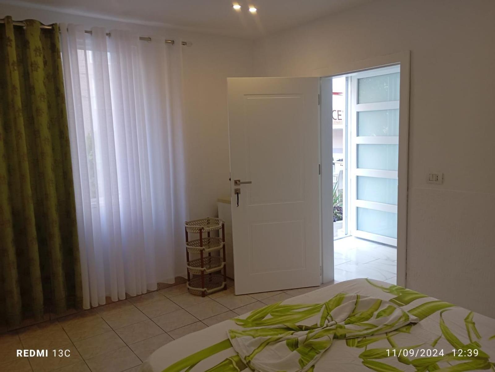 Durres Beach Rooms エクステリア 写真